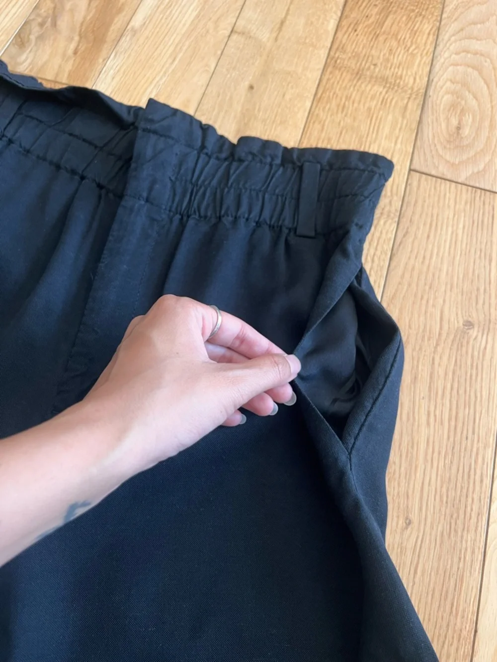 J. Crew Womens Paper Bag Wide Leg Black Pants High Rise Elastic Waist Size 4‎